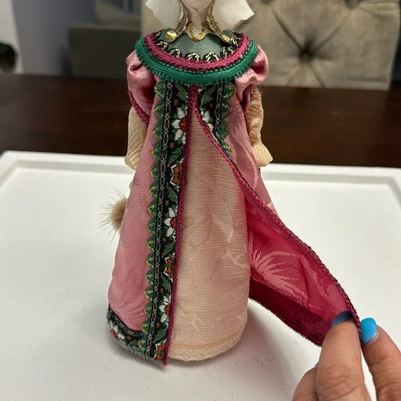 Vintage 9.5” Handmade Porcelain“CONE DOLL” Russian Fur Accents - Picture 7 of 16